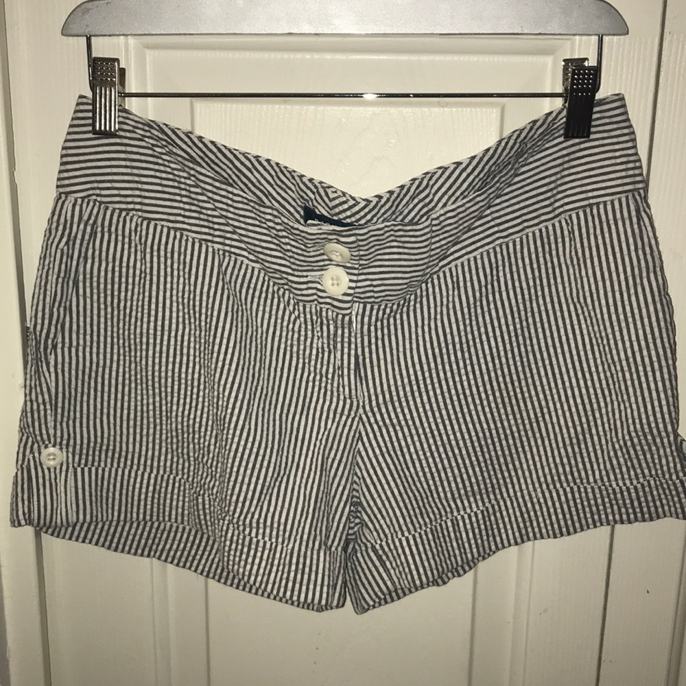 Bitten Sarah Jessica Parker shorts